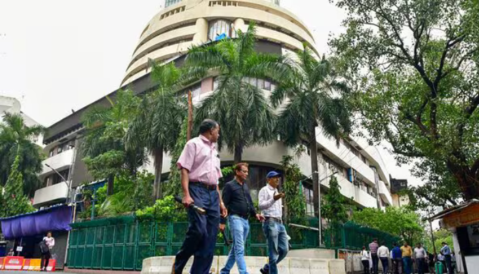 IRFC Share Price: Is It a Buy After Q4 Results 2025?