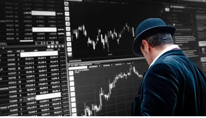 Stocks to Buy for Short Term: Expert Picks from Sun Pharma to HAL Amid Market Buzz